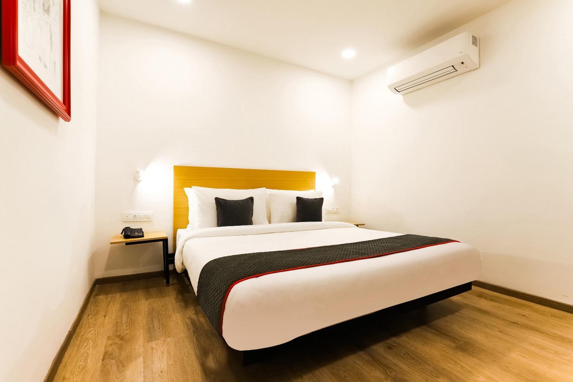 Townhouse Prithvi Resort Near Phoenix Palassio Лакнау Екстериор снимка
