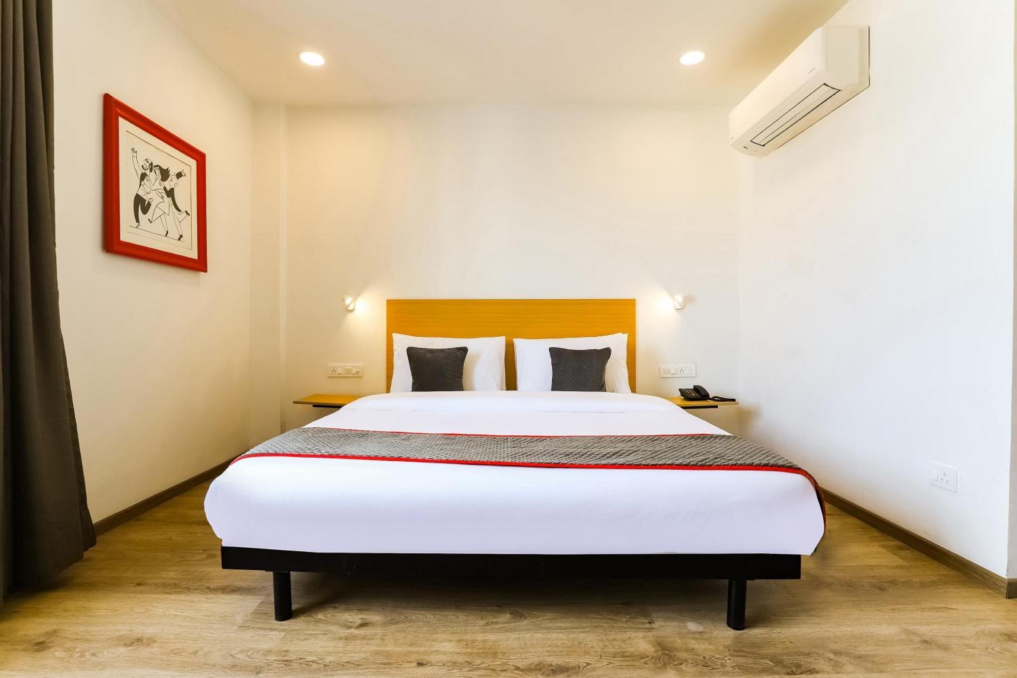 Townhouse Prithvi Resort Near Phoenix Palassio Лакнау Екстериор снимка
